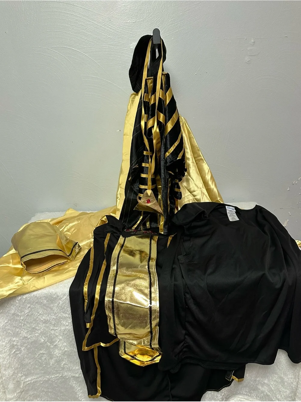 Mens Pharaoh Costume in Black and Gold - Classic Egyptian Set